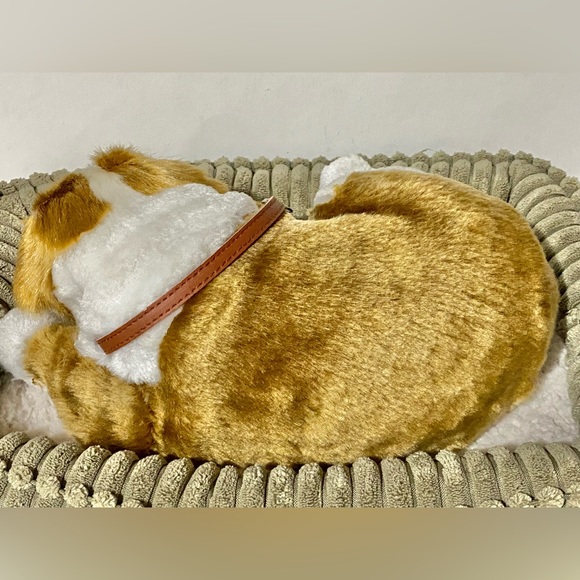 SOLD - WORKING Perfect Petzzz Pet Toy Small Bulldog Sleeping Breathing Puppy Dog - Picture 10 of 16